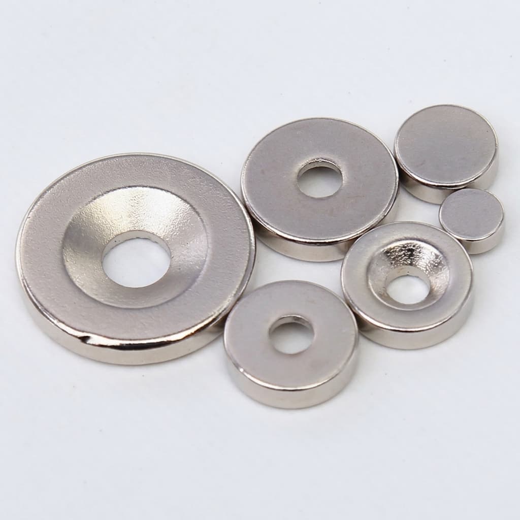 Diametric disc magnet size references for sensor selection